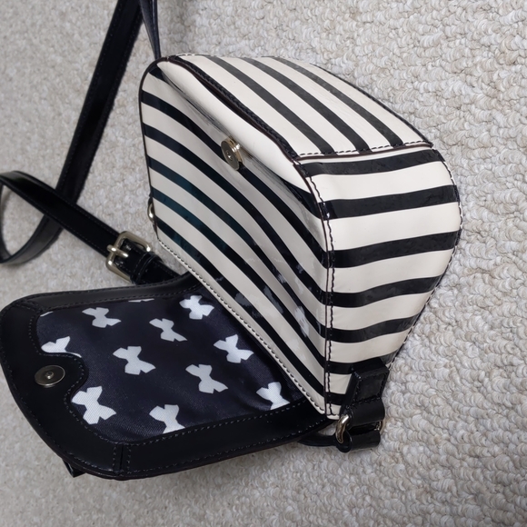 Kate Spade Chelsea Park Jade crossbody bag, black and white stripes - Picture 7 of 7